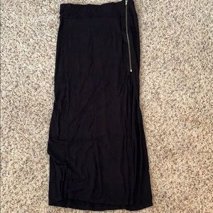 Black Maxi Skirt with Zipper and high slit size M
